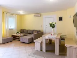 Bild zur gratis inserierten Ferienwohnung Wohnung "Fucane Beni" mit Balkon.