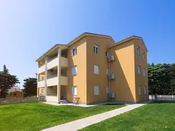 Bild zur gratis inserierten Ferienwohnung Wohnung mit Terrasse.