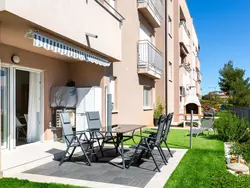 Bild zur gratis inserierten Ferienwohnung "Emira Mukalba" mit Terrasse.