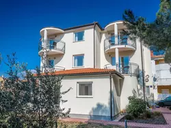 Bild zur gratis inserierten Ferienwohnung Wohnung "Pinia 2" mit Balkon.