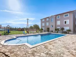 Bild zur gratis inserierten Ferienwohnung in Medulin mit Grill, Garten und gemeinsamem Pool.