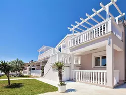 Bild zur gratis inserierten Ferienwohnung mit Jacuzzi in Villa mit Parkplatz.