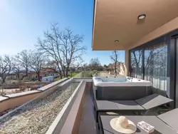 Bild zur gratis inserierten Ferienwohnung Villa Querchus Penthouse 8 partment mit Jacuzzi.