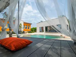 Bild zur gratis inserierten Ferienwohnung Schöne Villa mit Garten und Biodesign-Pool.