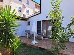 Bild zur gratis inserierten Ferienwohnung Studio-Apartment mit Meerblick in der Nähe des Strandes.