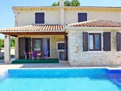 Bild zur gratis inserierten Ferienwohnung Gemütliches Ferienhaus in Medulin mit Großer Terrasse.