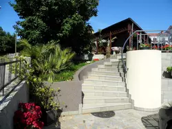 Bild zur gratis inserierten Ferienwohnung Wohnung in Radići mit geräumigem Balkon.