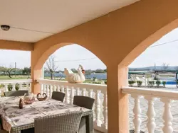 Bild zur gratis inserierten Ferienwohnung Laura mit Pool.