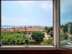 Bild zur gratis inserierten Ferienwohnung Wohnung im Zentrum mit einem Balkon.