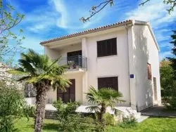 Bild zur gratis inserierten Ferienwohnung Ferienvilla "Romana" mit Blick auf das Wasser.