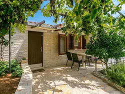 Bild zur gratis inserierten Ferienwohnung "Elvira" mit Terrasse.