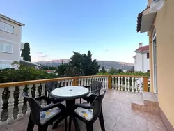 Bild zur gratis inserierten Ferienwohnung Appartement in Baška mit Eigener Terrasse.
