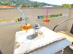 Bild zur gratis inserierten Ferienwohnung Modern eingerichtete Apartment ideal für junge Paaren im Zentrum von Baska.