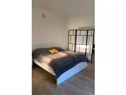 Bild zur gratis inserierten Ferienwohnung mit Terrasse und kleinem Garten.