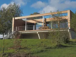 Bild zur gratis inserierten Ferienwohnung Exklusives Ferienhaus mit Terrasse und Garten.