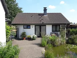 Bild zur gratis inserierten Ferienwohnung Kleines Ferienhaus in Hermülheim mit Garten.