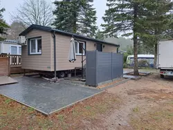Bild zur gratis inserierten Ferienwohnung Mobilheim mit Terrasse.