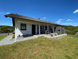 Bild zur gratis inserierten Ferienwohnung mit Garten, Grill und Terrasse.