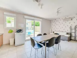 Bild zur gratis inserierten Ferienwohnung Haus 7 in der Blumendomäne Domaine des Fleurs.