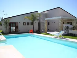 Bild zur gratis inserierten Ferienwohnung Villa in Sizilien am Meer mit beheiztem Pool.