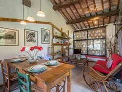 Bild zur gratis inserierten Ferienwohnung Wohnung La Capanna mit Garten und Pool.