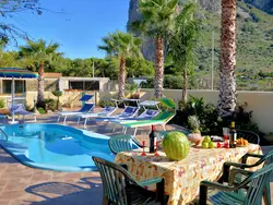 Bild zur gratis inserierten Ferienwohnung mit eigenem Pool.