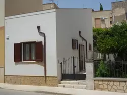 Bild zur gratis inserierten Ferienwohnung Wohnung in Custonaci mit Kleinem Garten.