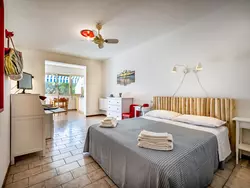 Bild zur gratis inserierten Ferienwohnung Nette Wohnung in Principina A Mare mit Terrasse und Garten.
