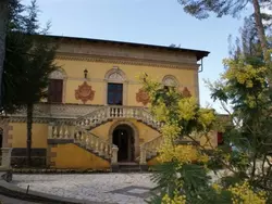 Bild zur gratis inserierten Ferienwohnung Große Wohnung mit Schwimmbad und Jacuzzi.