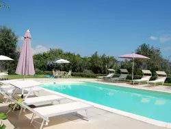 Bild zur gratis inserierten Ferienwohnung Zweizimmerwohnung 1 mit Terrasse, Gemeinschaftspool.