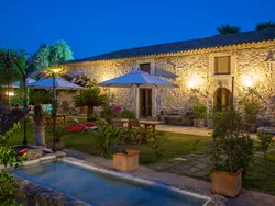 Bild zur gratis inserierten Ferienwohnung Villa dei Papiri - Mini-Doppelwohnung auf zwei Ebenen mit Küche und eigenem Gar.