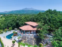 Bild zur gratis inserierten Ferienwohnung Ferienvilla mit privatem Pool.