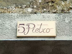 Bild zur gratis inserierten Ferienwohnung Wohnung "Pietro" mit Gemeinschaftspool.