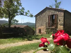 Bild zur gratis inserierten Ferienwohnung Charmantes Ferienhaus in Ciciano mit Grill, Garten und gemeinsamem Pool und Pan.