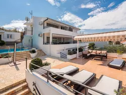 Bild zur gratis inserierten Ferienwohnung "Villa Silvio" mit Blick auf das Wasser.