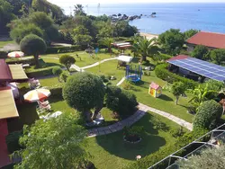 Bild zur gratis inserierten Ferienwohnung Luxus-Drei-Zimmer-Wohnungen mit großem Garten.