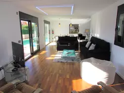 Bild zur gratis inserierten Ferienwohnung LA PRIMERA- Villa de diseño con piscina privada y mini-golf en Sa Torre. TV Sat.