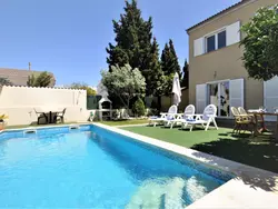 Bild zur gratis inserierten Ferienwohnung VILLA HUGO Casa en zona residencial tranquila Bahía Grande con Piscina Privada..