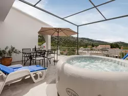 Bild zur gratis inserierten Ferienwohnung in Gornja Brela mit Sonnenterrasse und Panoramablick.