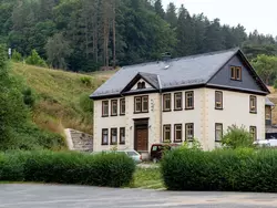 Bild zur gratis inserierten Ferienwohnung Komfortable Ferienwohnung in Paulinzella mit Großem Garten.