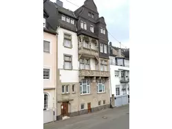 Bild zur gratis inserierten Ferienwohnung Wohnung in einem historischen Gebäude mit Balkon und Blick auf die Mosel.