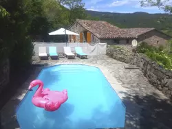 Bild zur gratis inserierten Ferienwohnung "Gîte La Calade" mit Pool.