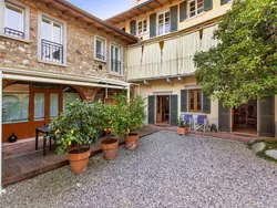 Bild zur gratis inserierten Ferienwohnung Wohnung mit Terrasse.