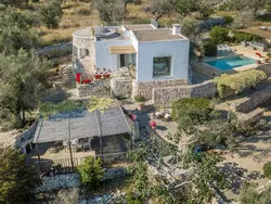 Bild zur gratis inserierten Ferienwohnung Villa mit Pool zur Alleinbenutzung, für 4 Personen, in der Nähe von Santa Maria.