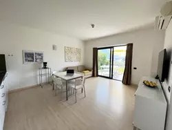 Bild zur gratis inserierten Ferienwohnung Dreizimmerwohnung mit Seeblick.