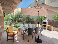 Bild zur gratis inserierten Ferienwohnung Stilvolle Villa mit Terrasse und Nähe zum Strand.