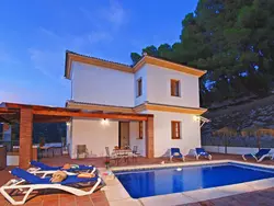 Ferienhaus Villa Los Pinos, Beheizter Pool, Wifi, AC, BBQ in Comares (La Axarquía) - 10 Personen, Hund erlaubt
