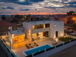 Bild zur gratis inserierten Ferienwohnung Villa in Strandnähe, Pool, Kinderspielplatz.