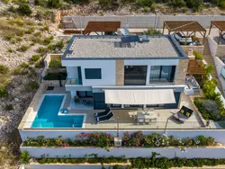 Bild zur gratis inserierten Ferienwohnung Gemütliches Ferienhaus in Vinišće mit Privatem Pool und Meerblick.