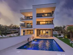 Bild zur gratis inserierten Ferienwohnung Neue moderne Villa mit Pool in der Nähe von dem Strand und mit grandiosem Meerb.